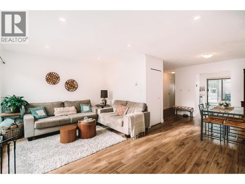 19 230 W 14TH STREET North Vancouver BC V7M1P3