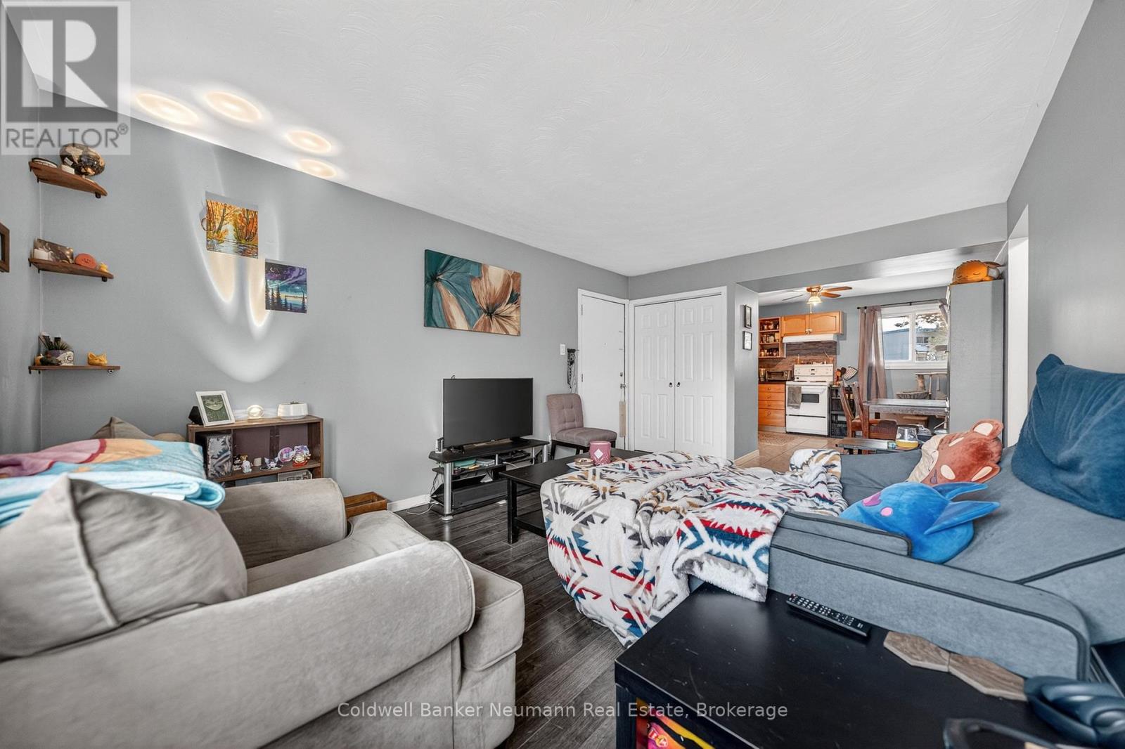 111 CONROY CRESCENT