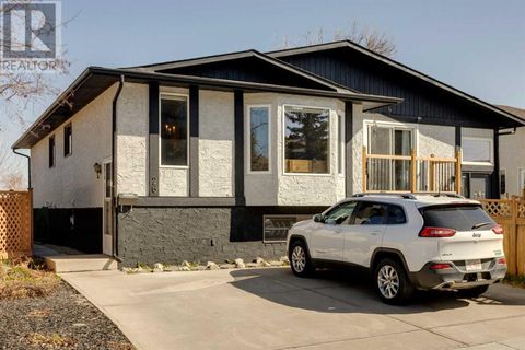 26 Beacham Rise NW Calgary AB T3K1S2