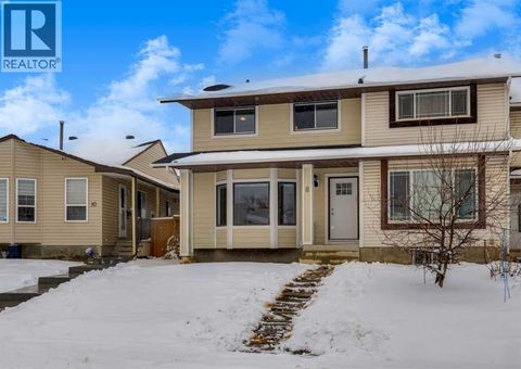 8 Castlepark Way NE Calgary AB T3J1R8