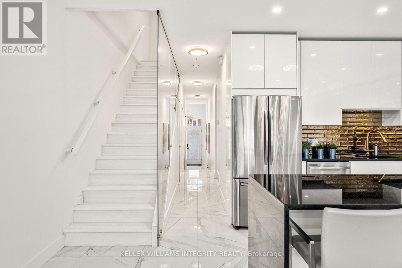 266 CURRELL AVENUE