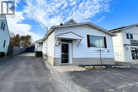 483 EAST STREET North Sarnia ON N7T6Y7