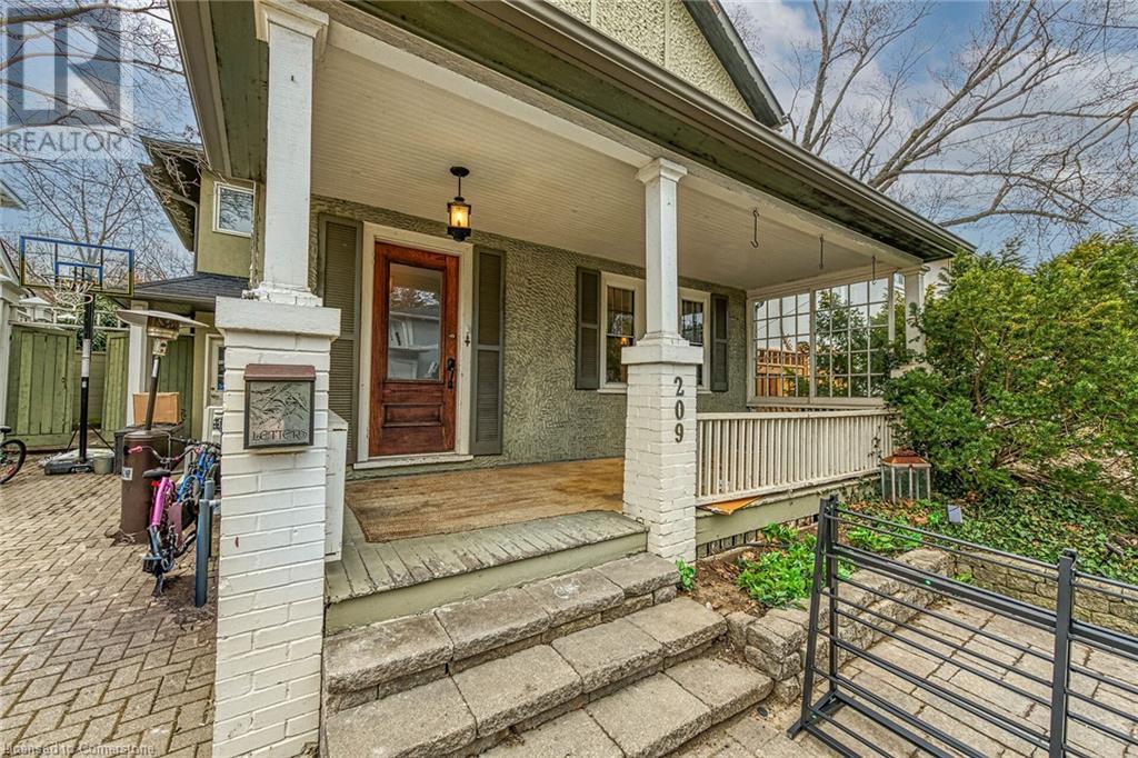 209 ALLAN Street