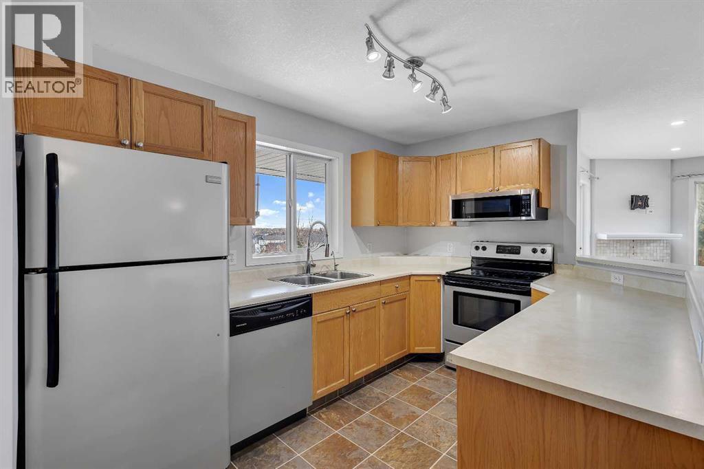 2302, 20 Harvest Rose Park NE