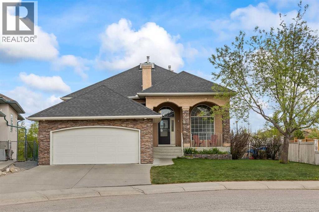 72 Strathlea Place SW