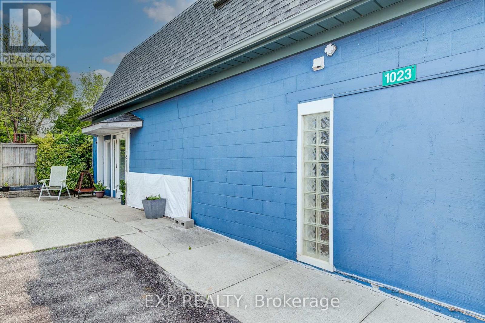 1023 MAPLE LEAF STREET