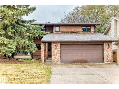 52 WOODSTOCK DR Sherwood Park AB T8A4C3