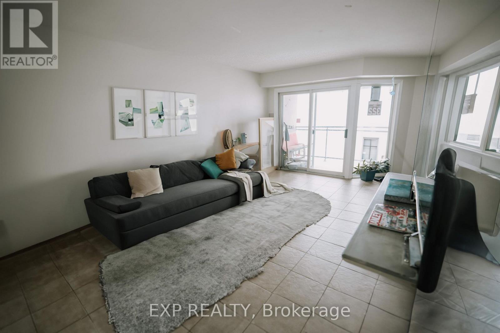Photo 1 of 28 — 1207 - 858 COMMISSIONERS ROAD E Unit 1207, London South (South H), ON N6C5Y5