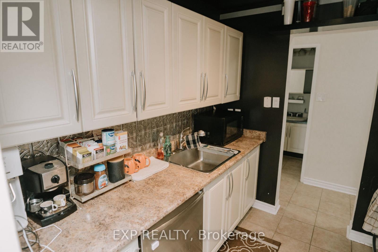 1207 - 858 COMMISSIONERS ROAD E
