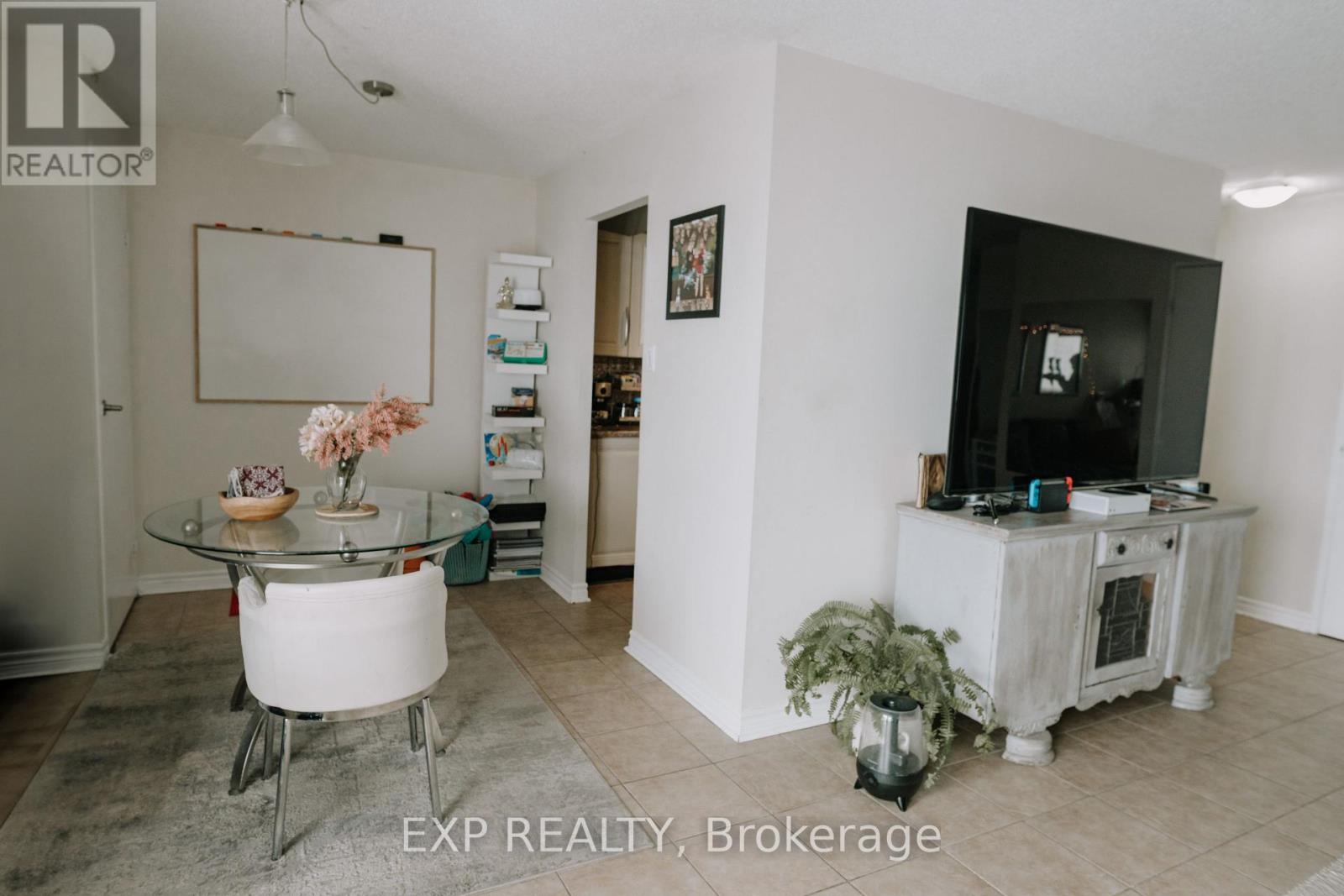 1207 - 858 COMMISSIONERS ROAD E