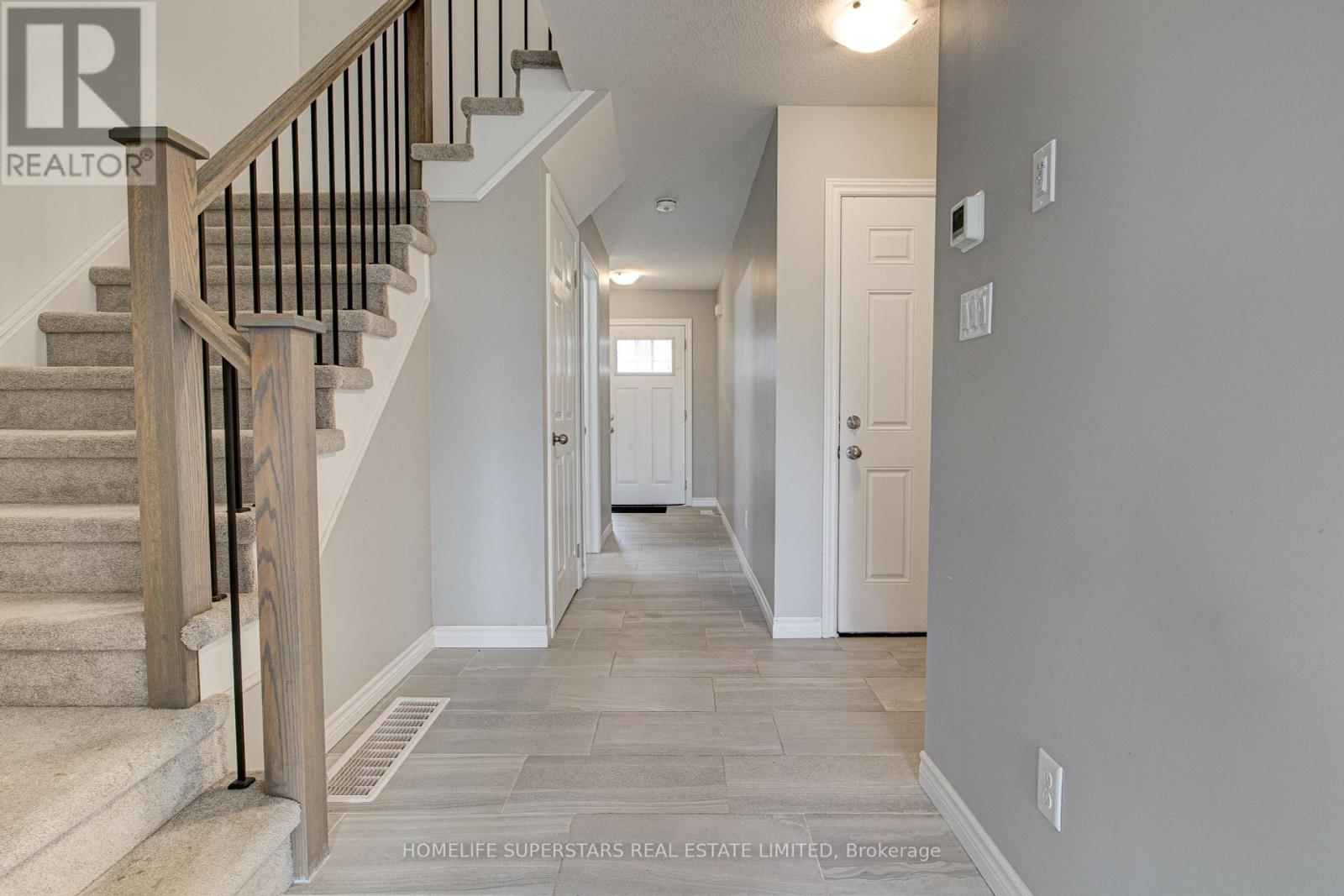 33 WOODEDGE CIRCLE