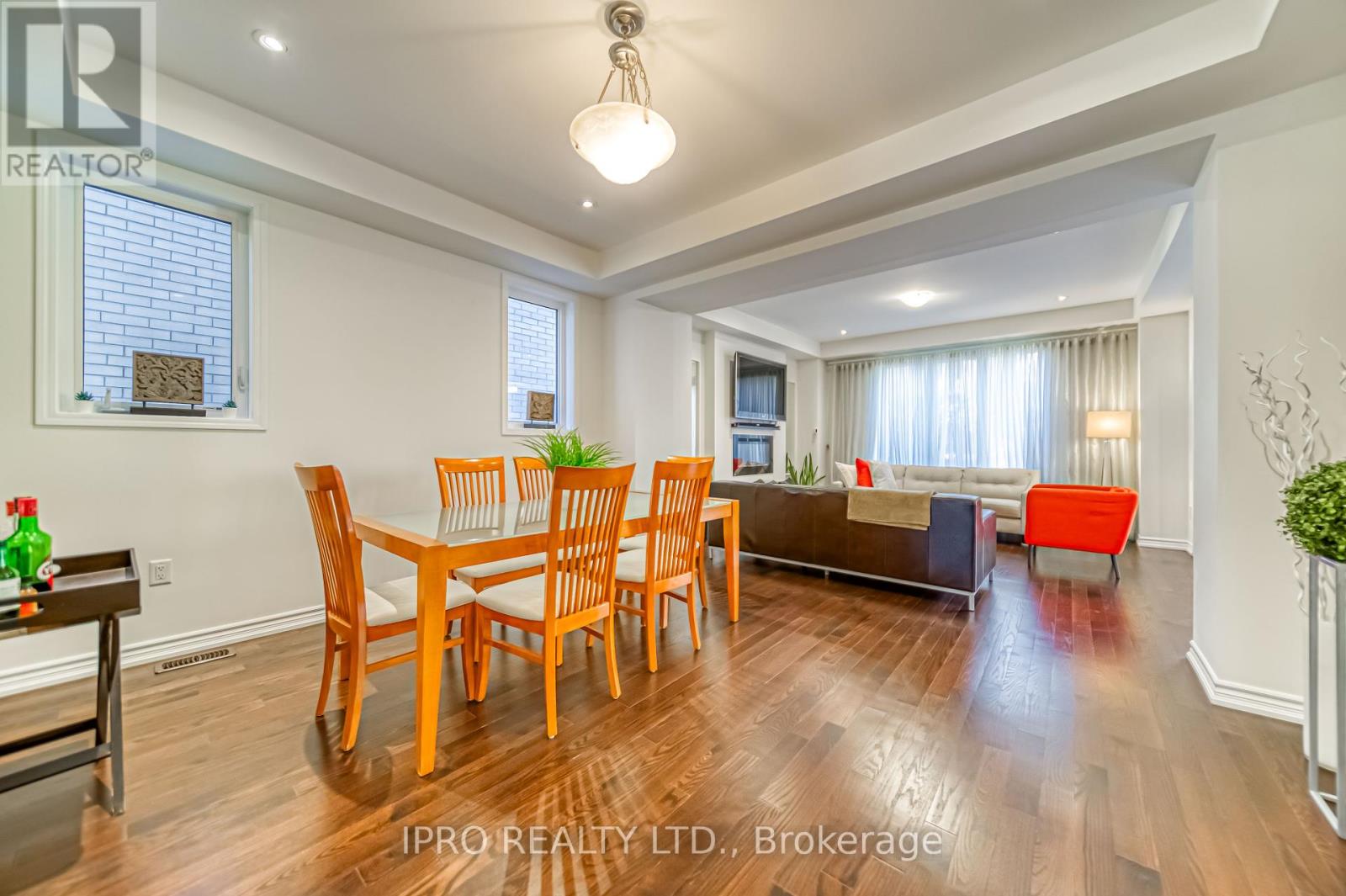 294 VALERMO DRIVE
