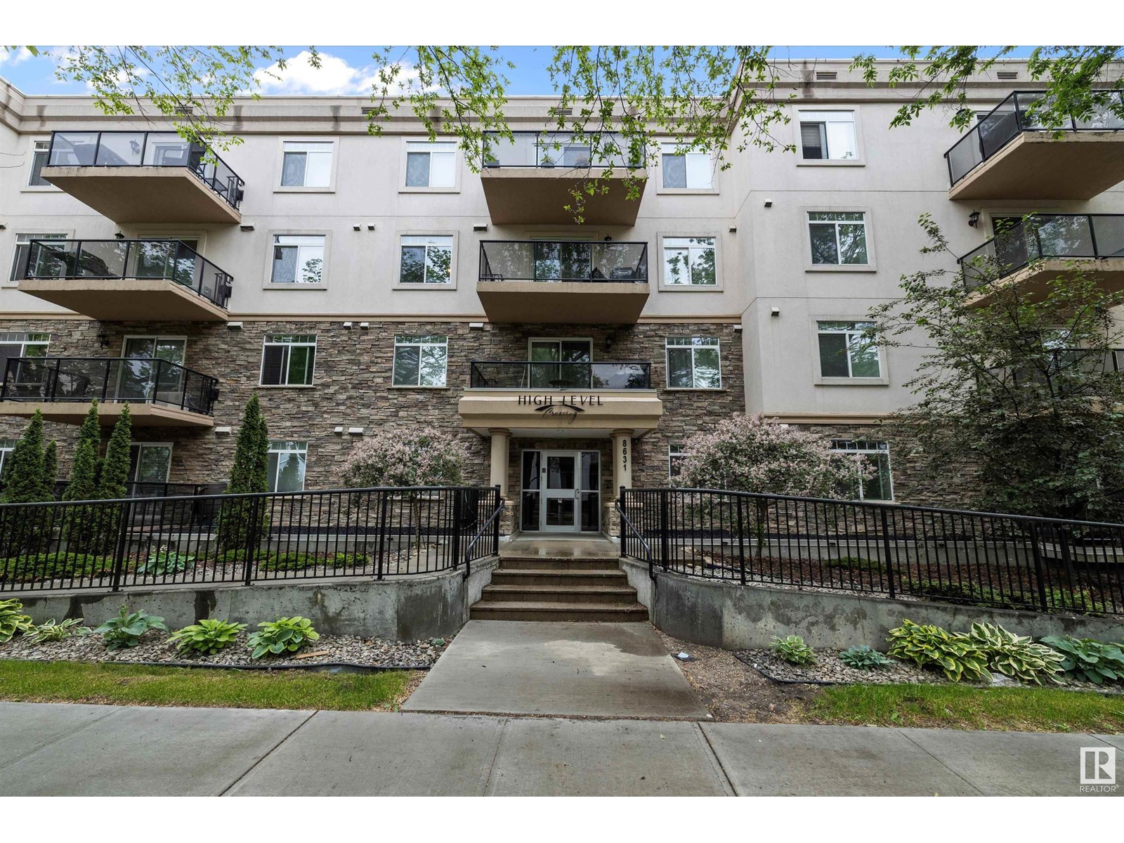 #204 8631 108 ST NW