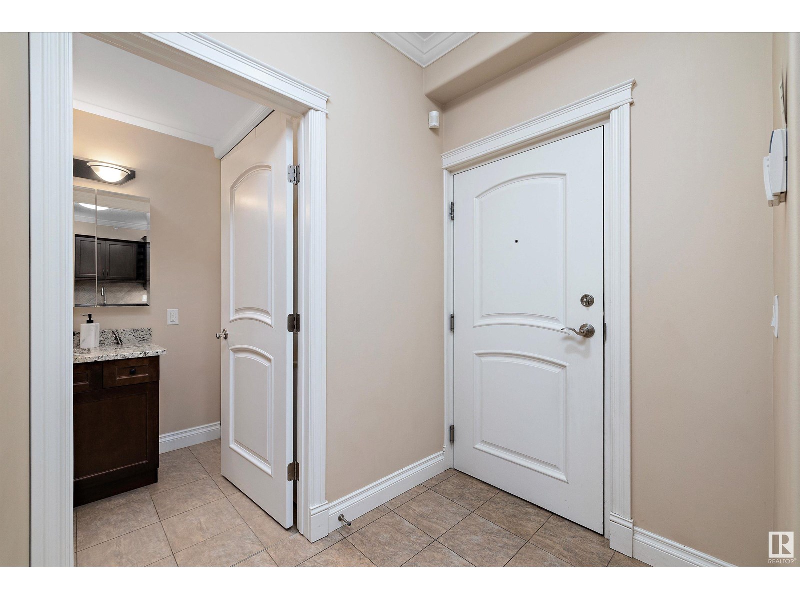 #204 8631 108 ST NW