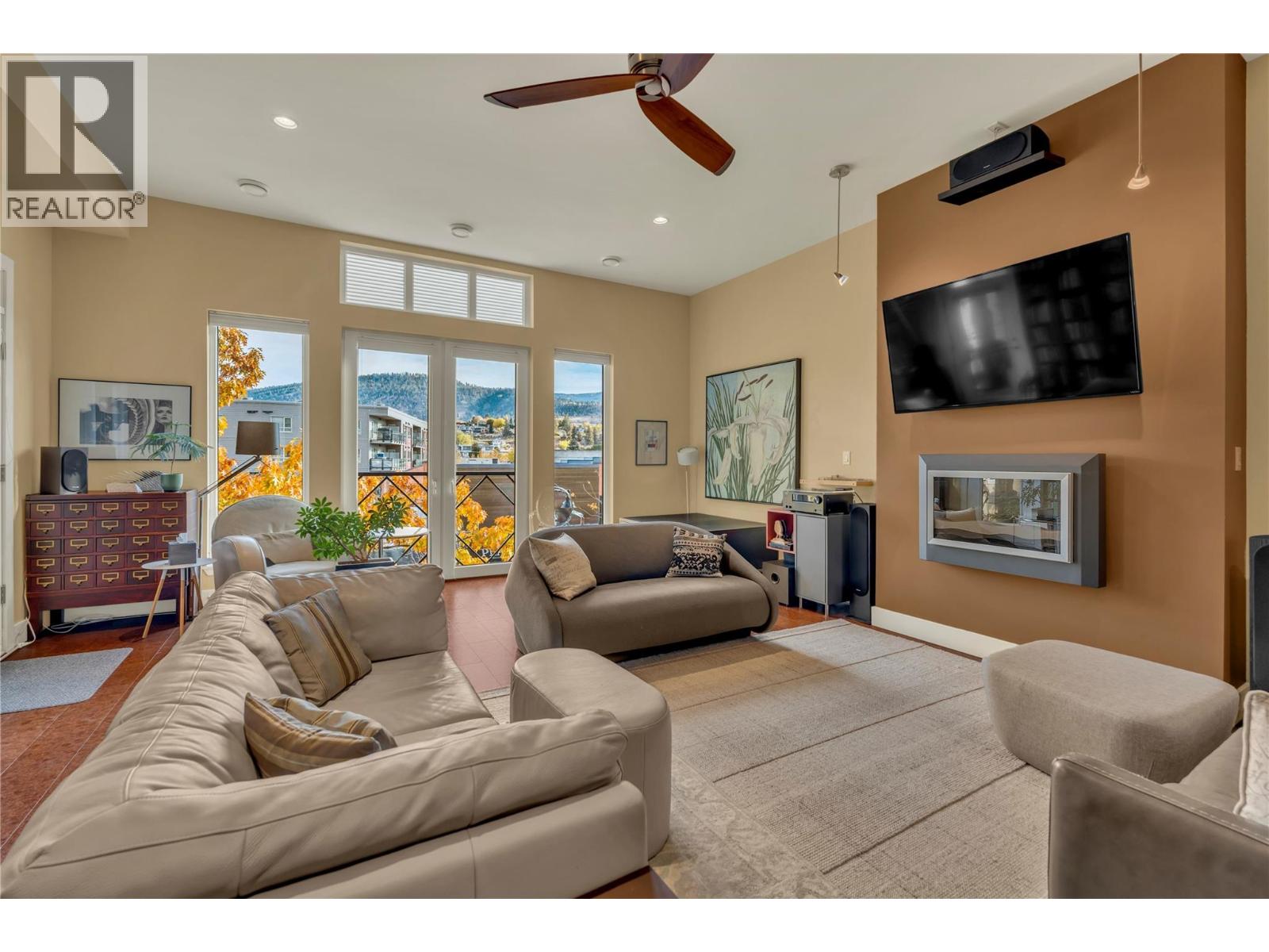 255 Main Street Unit# 301