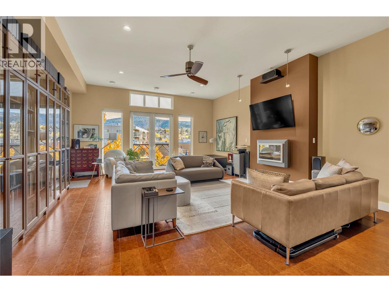 255 Main Street Unit# 301