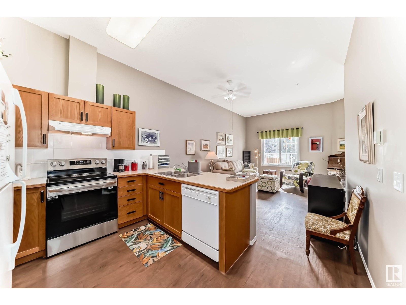 #134 78 McKenney AV