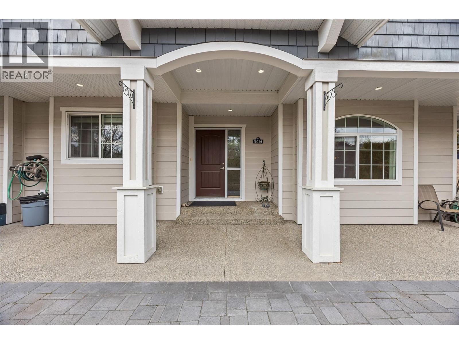 3414 Kingfisher Road