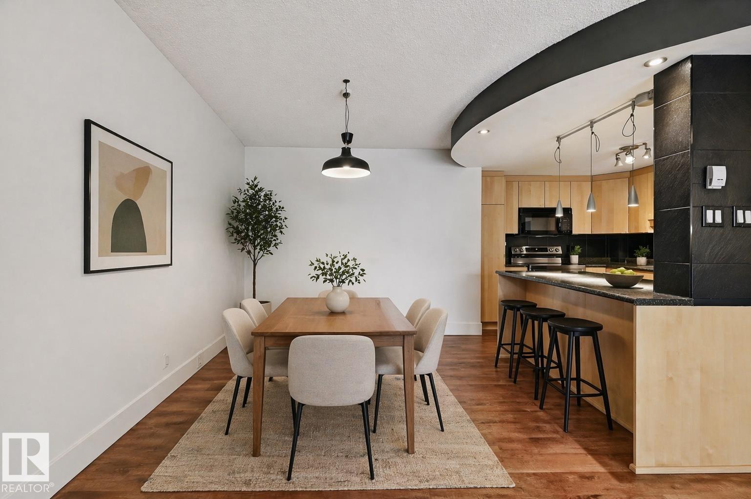 #1003 9929 113 ST NW NW