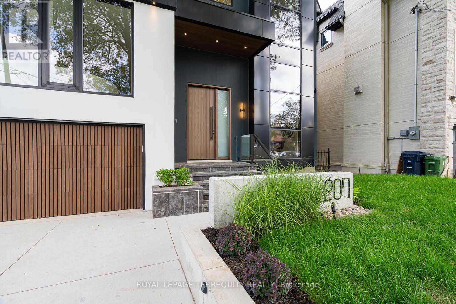 207 NEWTON DRIVE