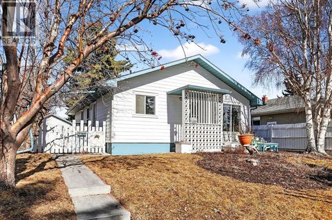 3707 Glenbrook Drive SW Calgary AB T3E4L8