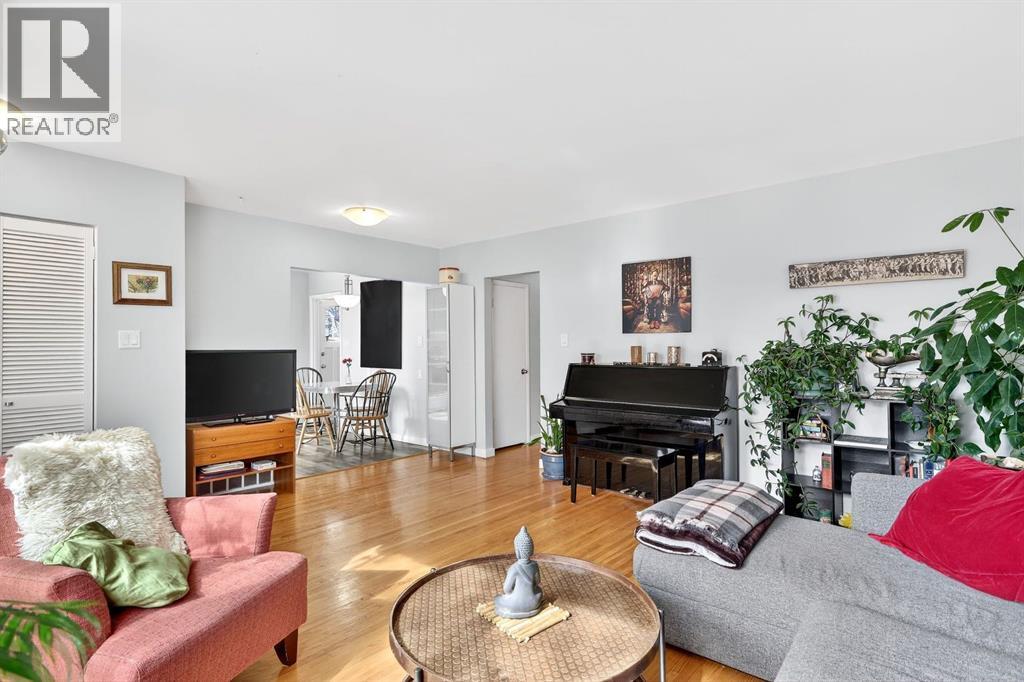 3707 Glenbrook Drive SW