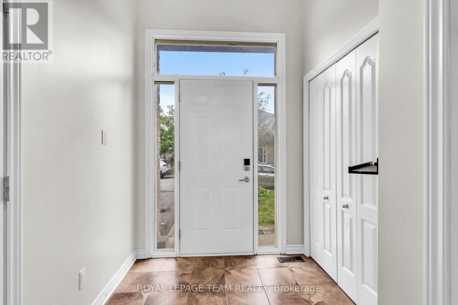 275 BROXBURN CRESCENT