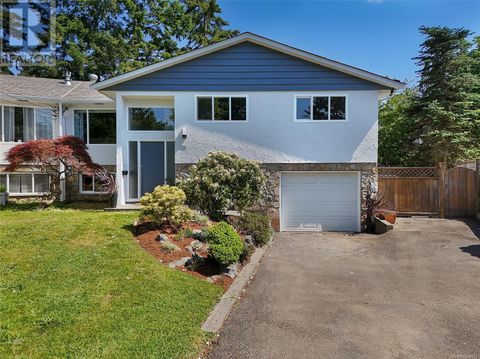 1919 San Fernando Pl Saanich BC V8N2G2