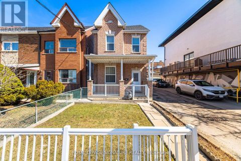 UPPER - 105 LISGAR STREET Toronto (Little Portugal) ON M6J3G4