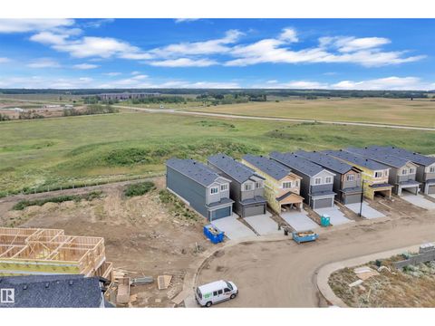 22835 80 AV NW Edmonton AB T5T7X8