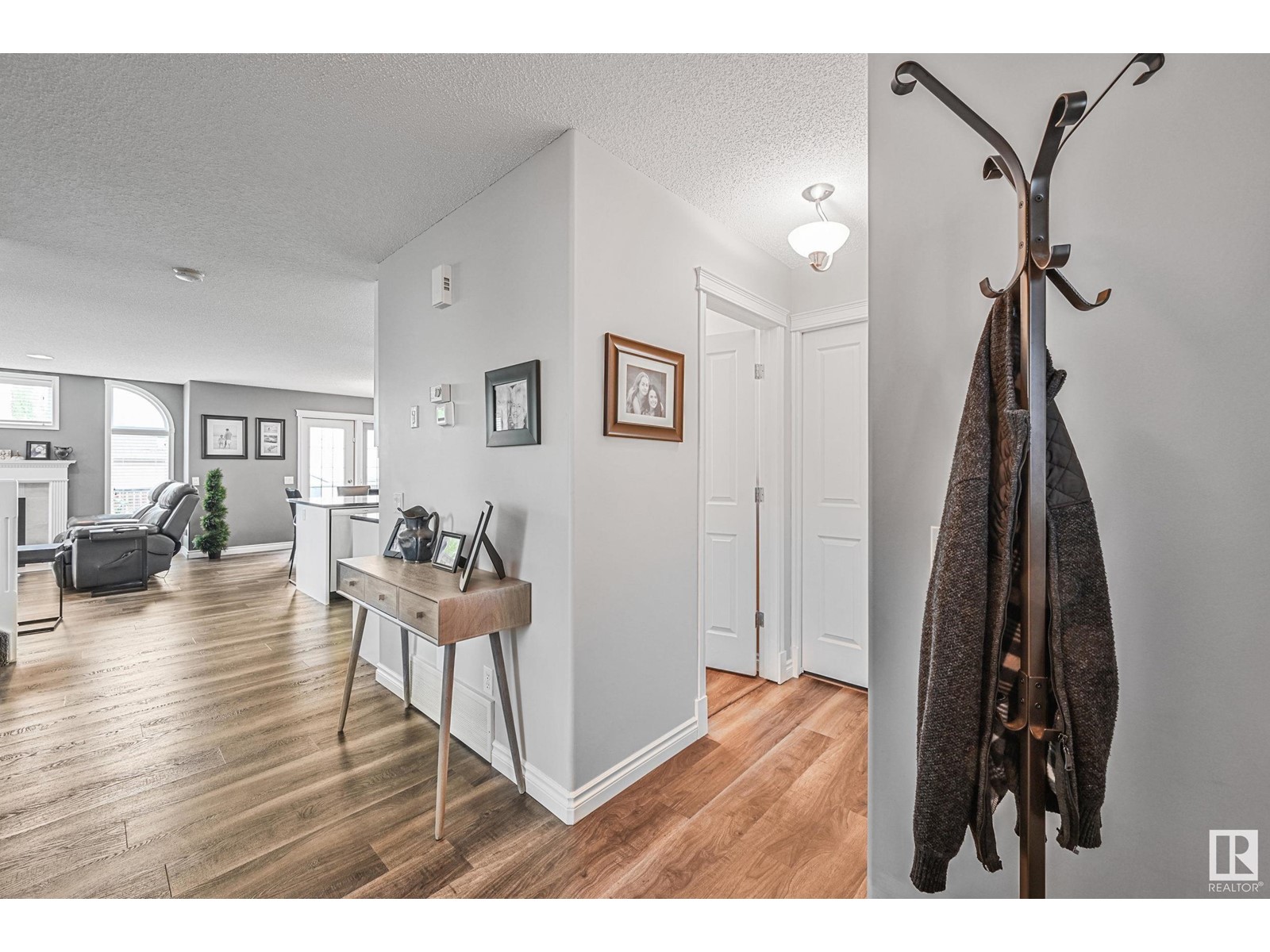 200 FOXTAIL WY