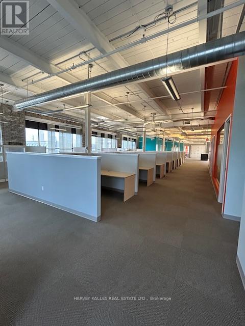 202 - 109 VANDERHOOF AVENUE