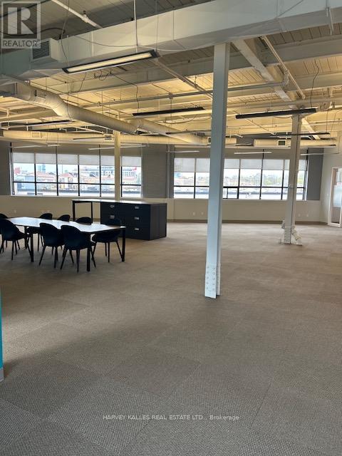 202 - 109 VANDERHOOF AVENUE