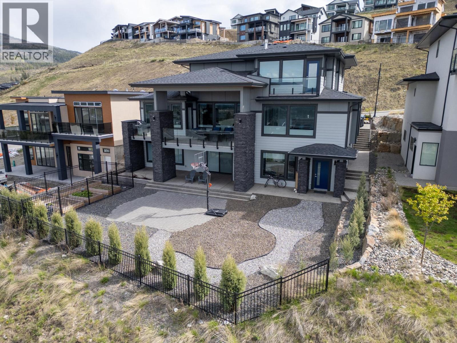 1088 Clarance Avenue