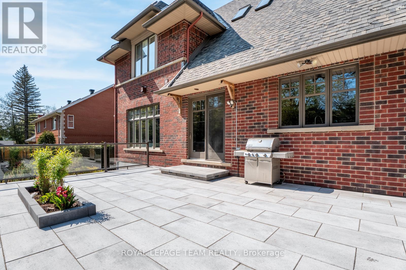 250 SANDRIDGE ROAD