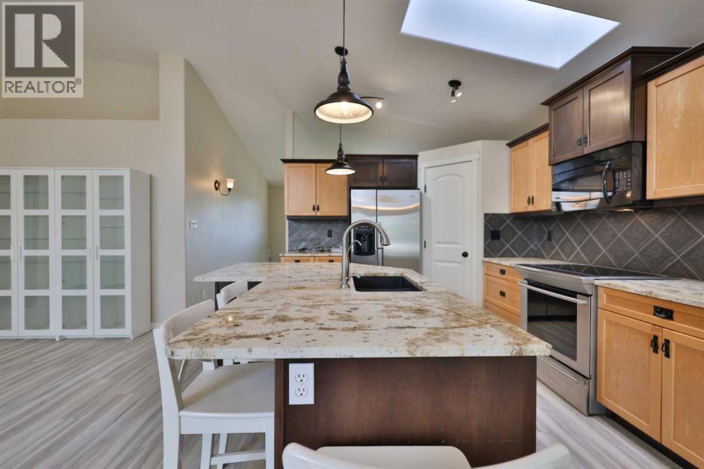 74 Rivermont Crescent W