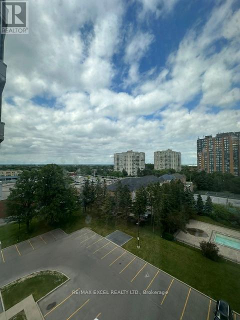 806 - 300 ALTON TOWERS CIRCLE