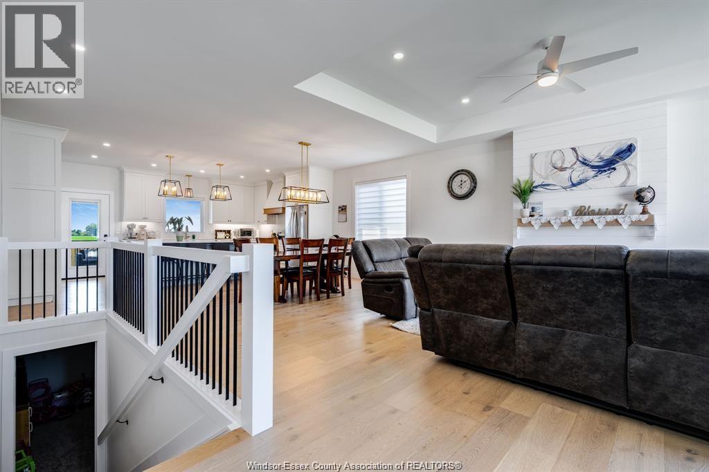 6 HEATHVIEW TRAIL