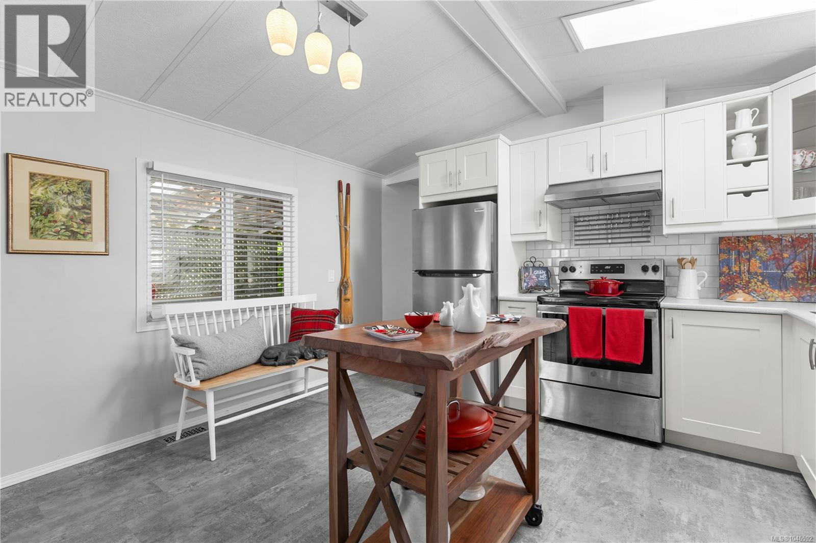 94 7701 Central Saanich Rd