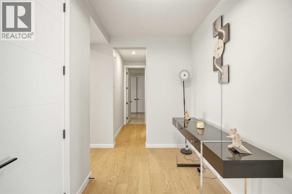 1104 Cranbrook Gardens SE