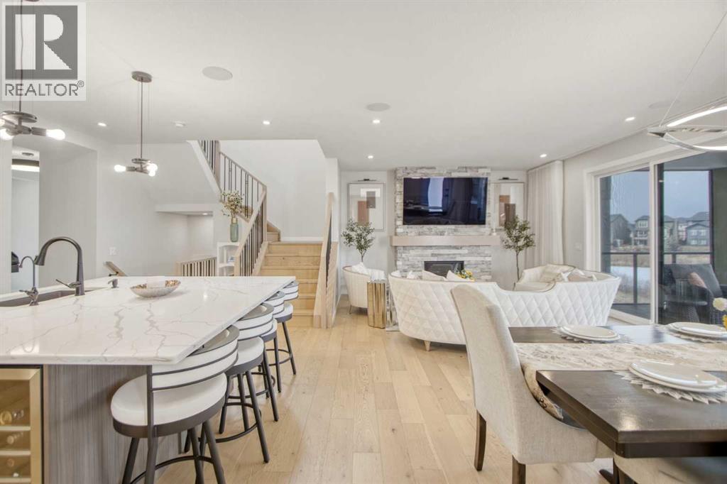 1104 Cranbrook Gardens SE