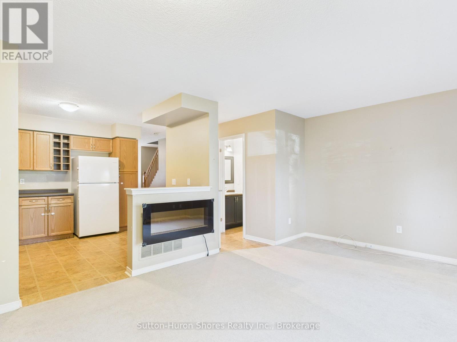 101 - 409 JOSEPH STREET