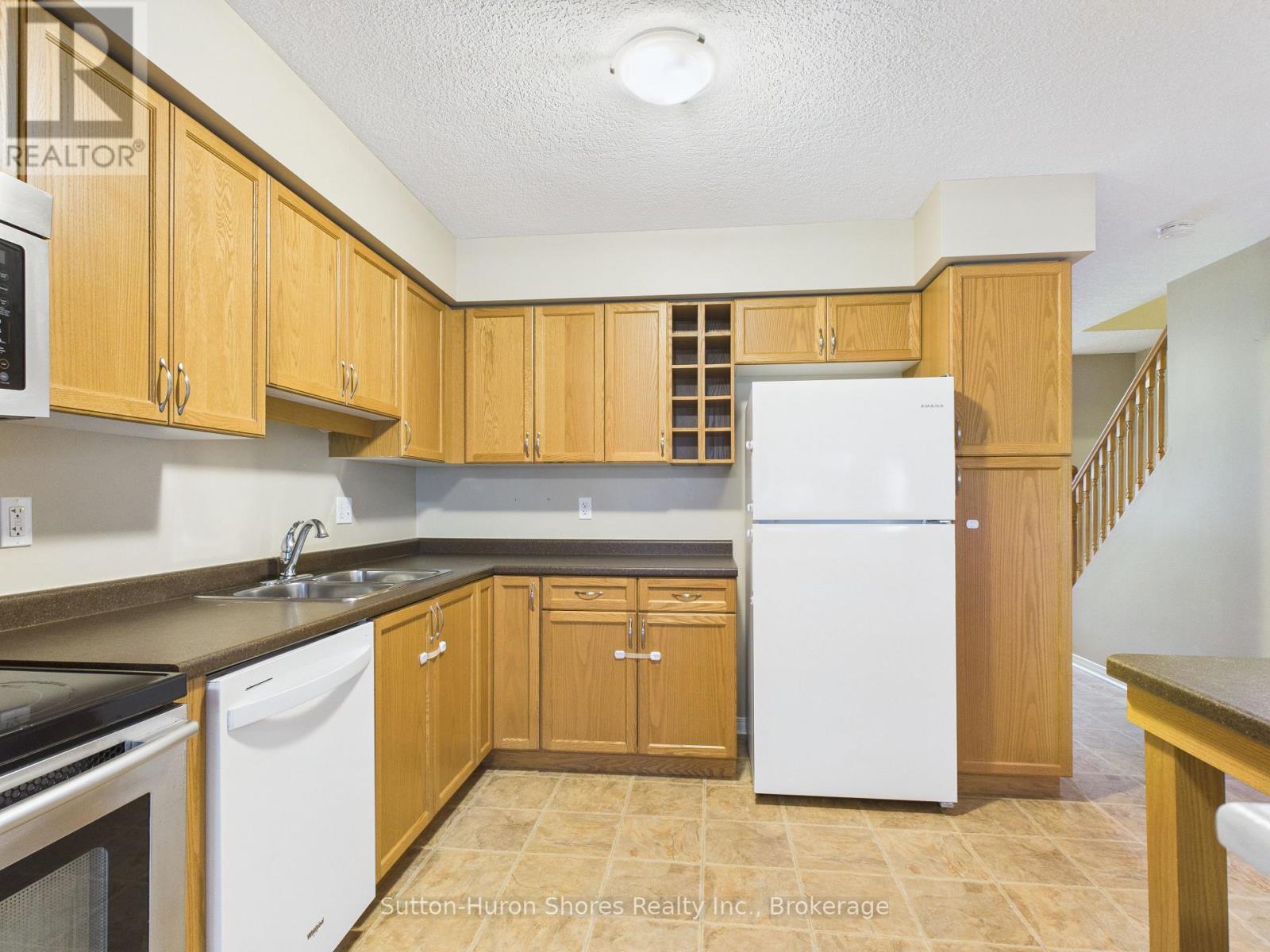 101 - 409 JOSEPH STREET