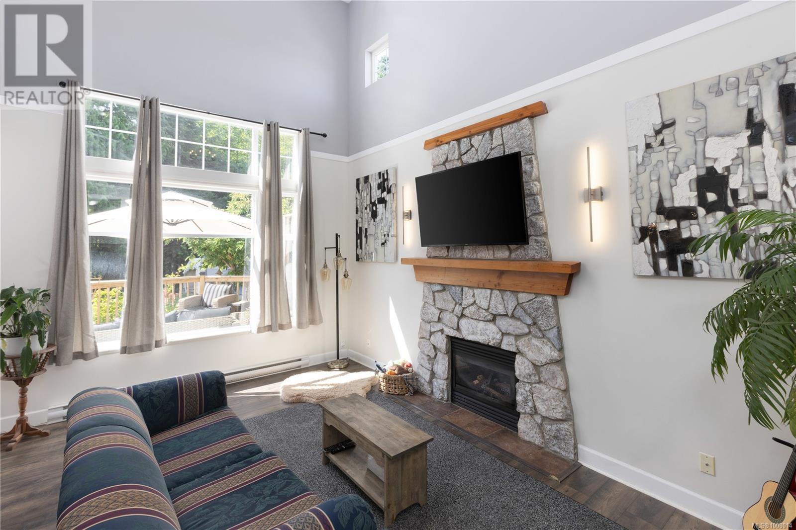 2424 Driftwood Dr