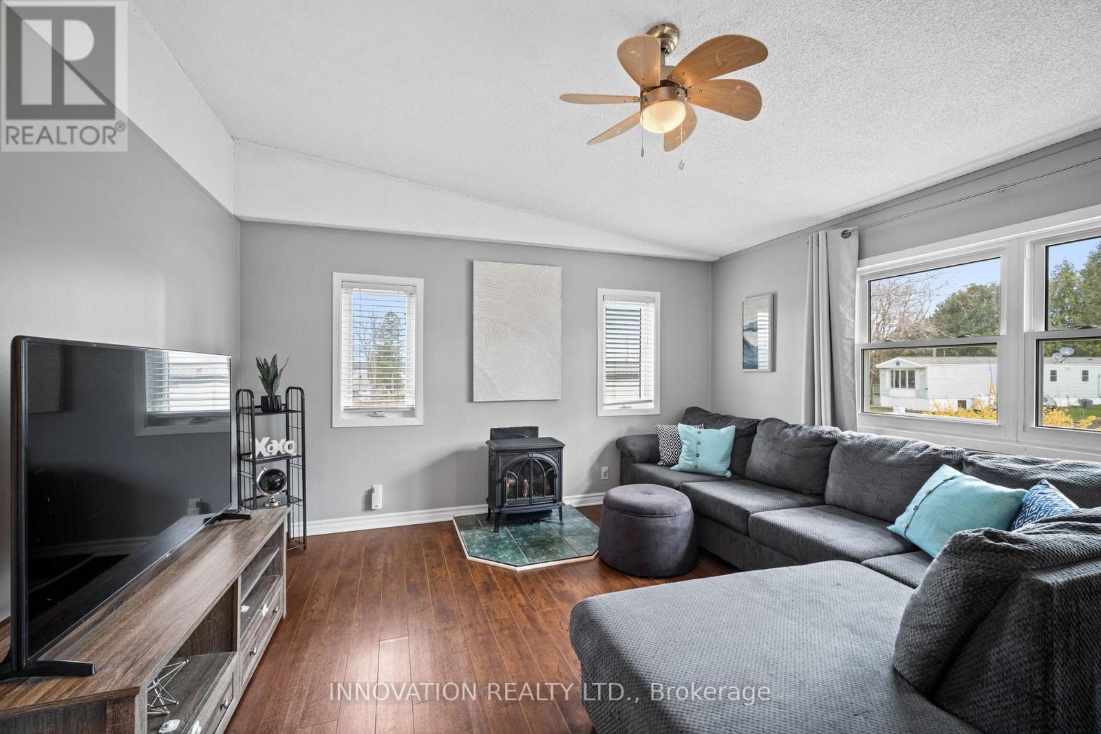 215 HILLVIEW ROAD