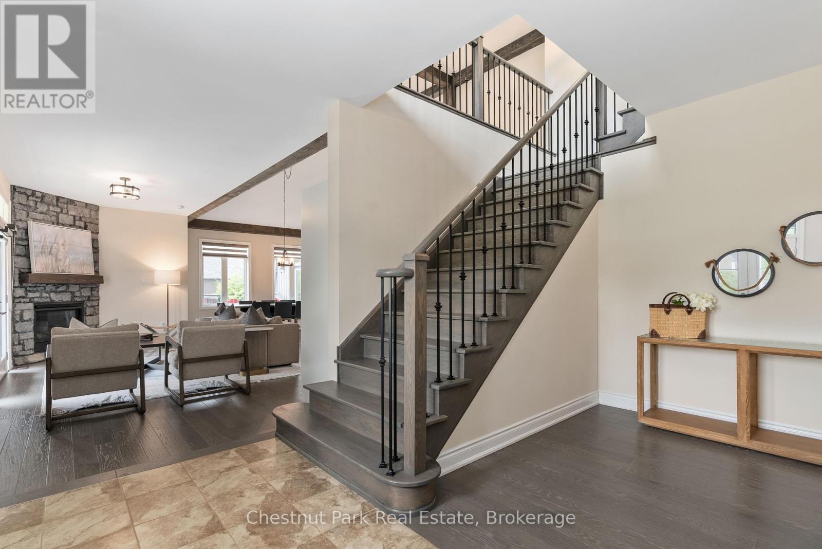 3 BAYPOINT COURT