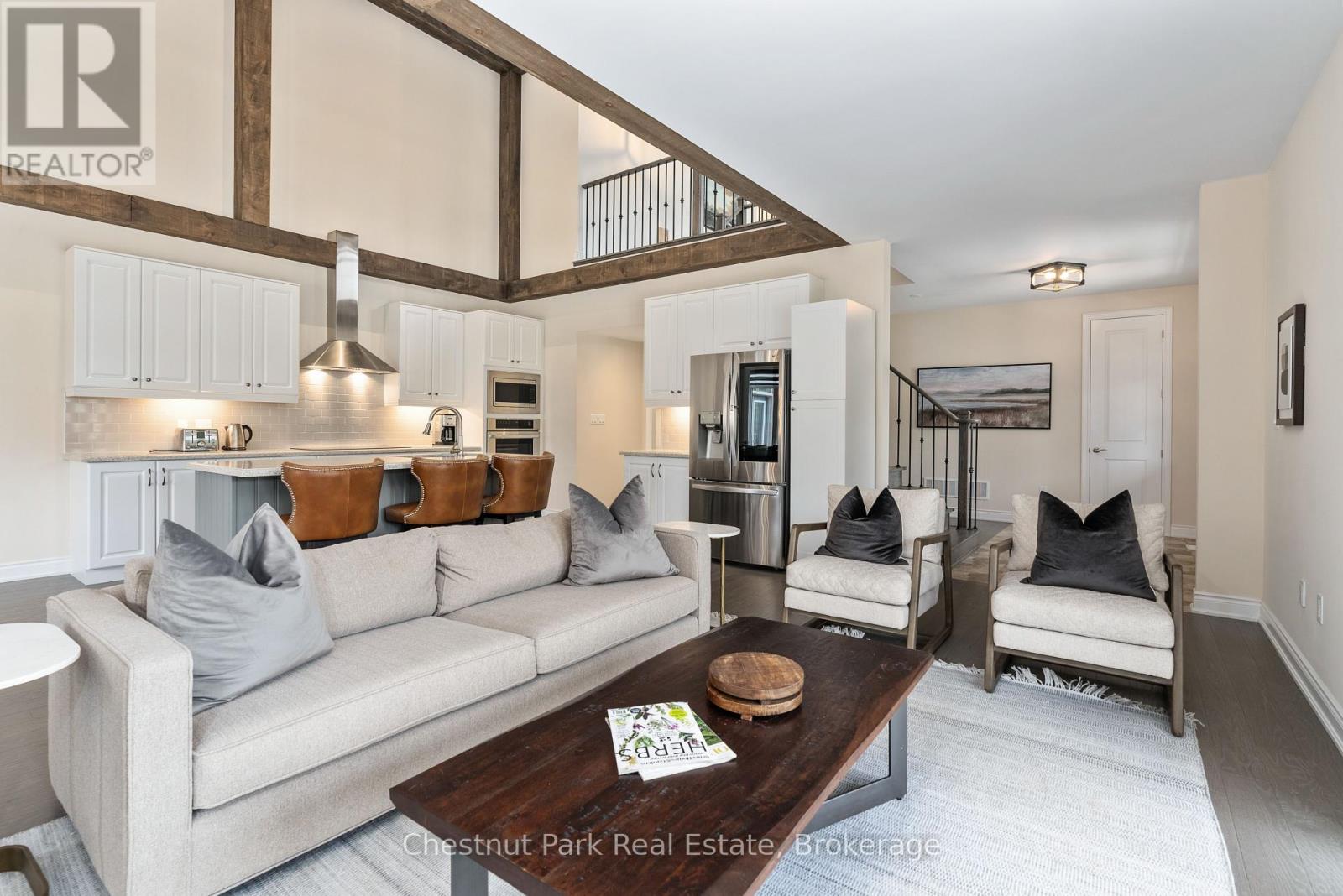 3 BAYPOINT COURT