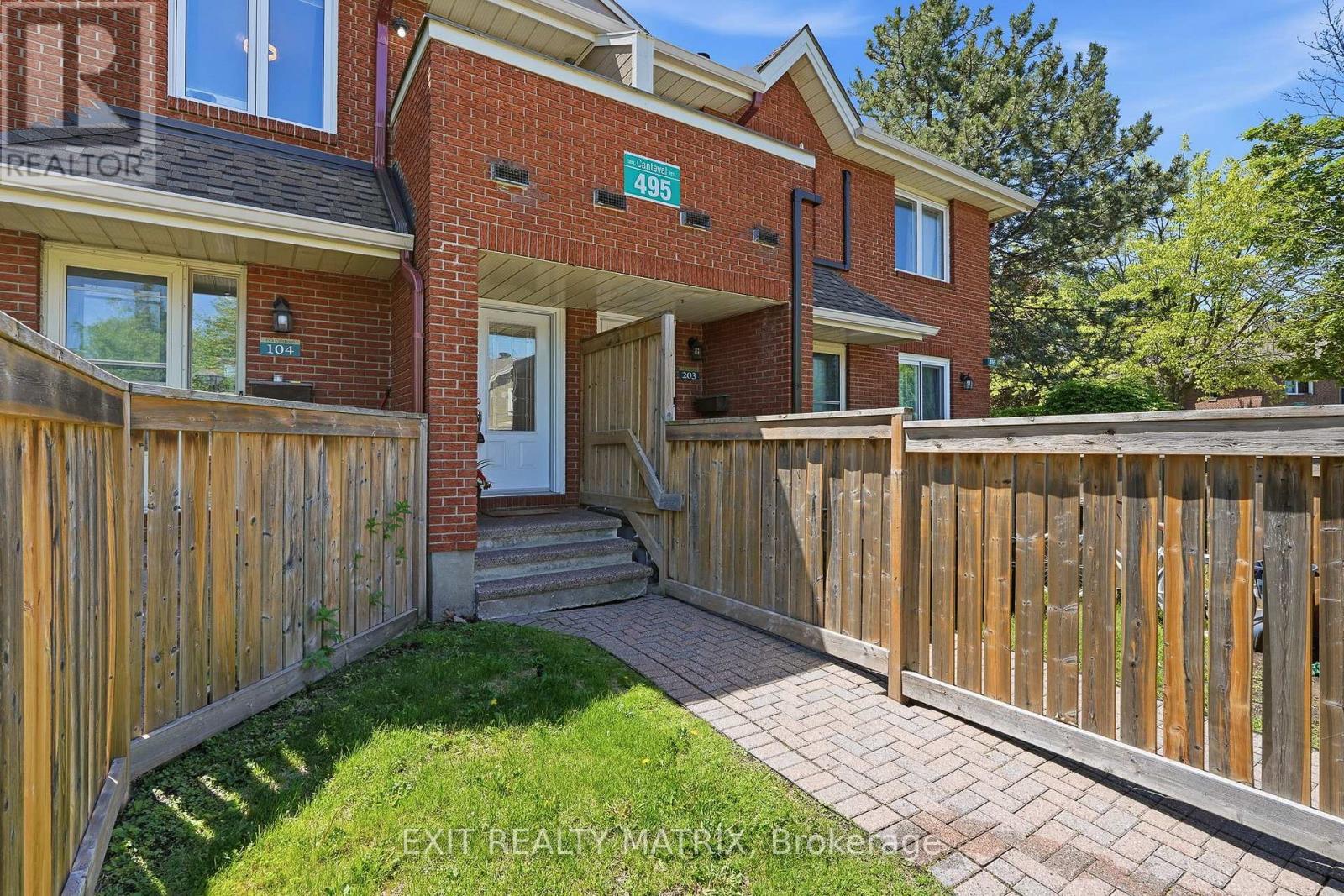 205 - 495 CANTEVAL TERRACE