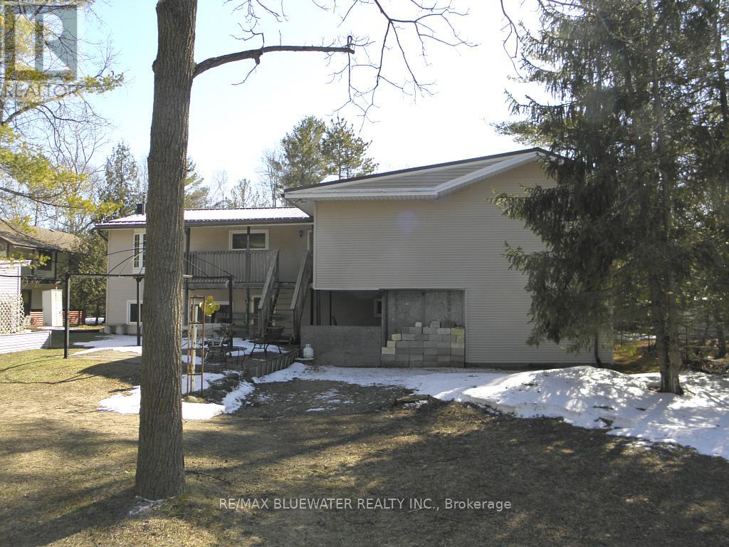 6386 VICTORIA AVENUE