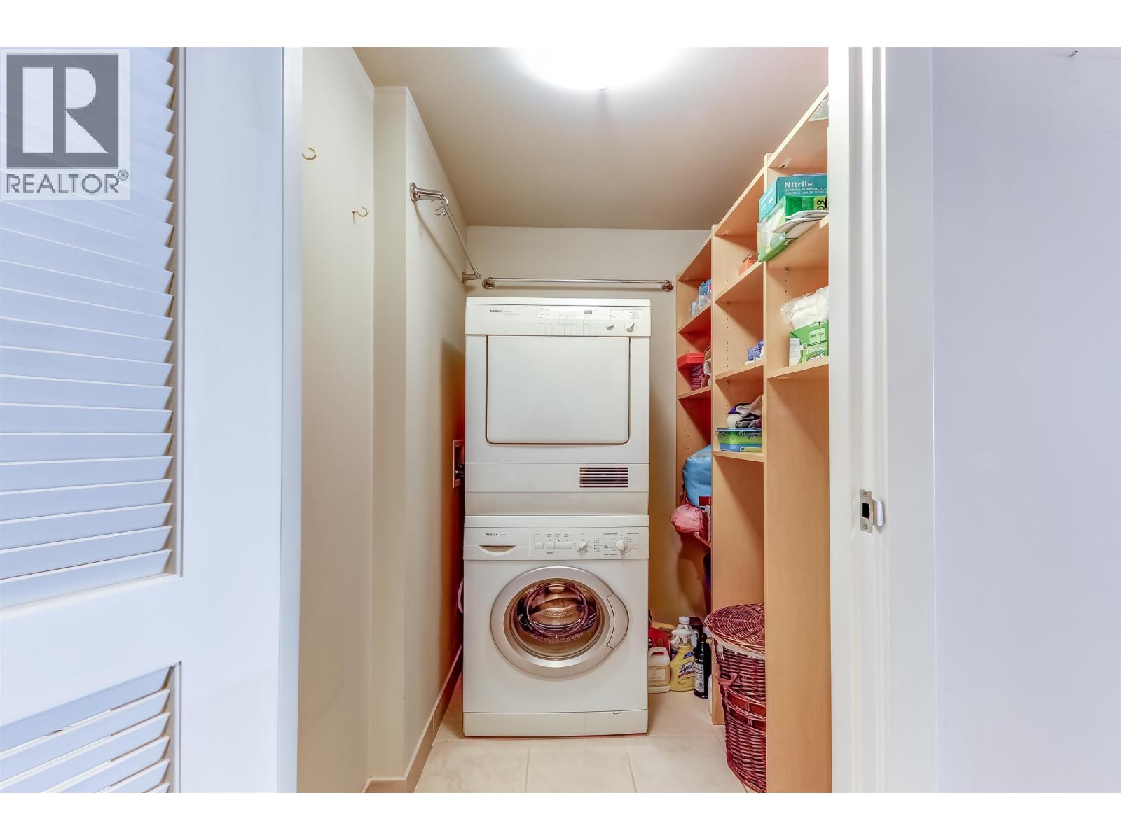 402 590 NICOLA STREET